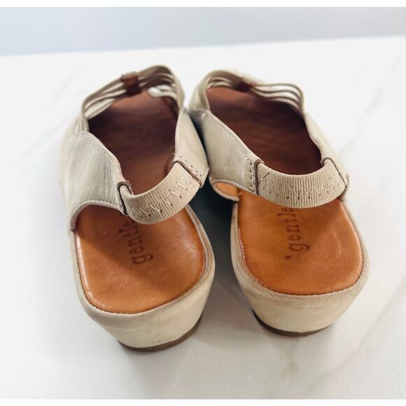 Gentle Souls by Kenneth Cole Women's Lee Low Wedge Sandal with Backstrap - Picture 3 of 8